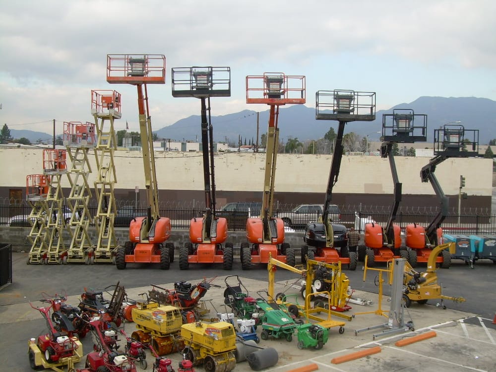 Scissor lifts and boom lifts among the various equipment rentals offered in Ventura County